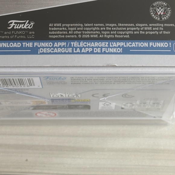 Funko Pop WWE Rhea Ripley Chase Blacklight Limited Edition #193 w/ Protector - Picture 7 of 7